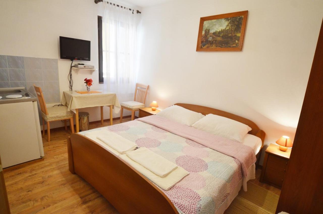 Andronella Studios Ρόβινι Εξωτερικό φωτογραφία